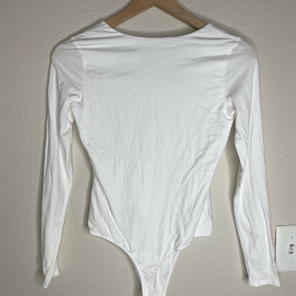 Everlane The Long-Sleeve Supima Square-Neck Bodysuit in White / Small - Picture 8 of 8